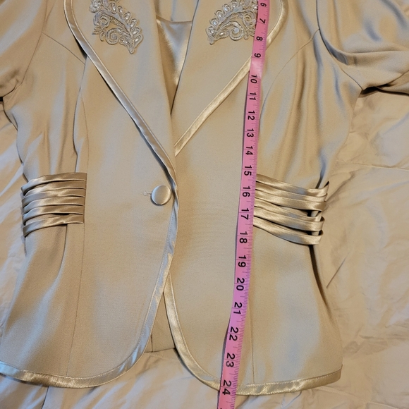 R.J. & CO vintage women's Tan satin trim pants suit 3 piece set size 8 - Picture 6 of 16